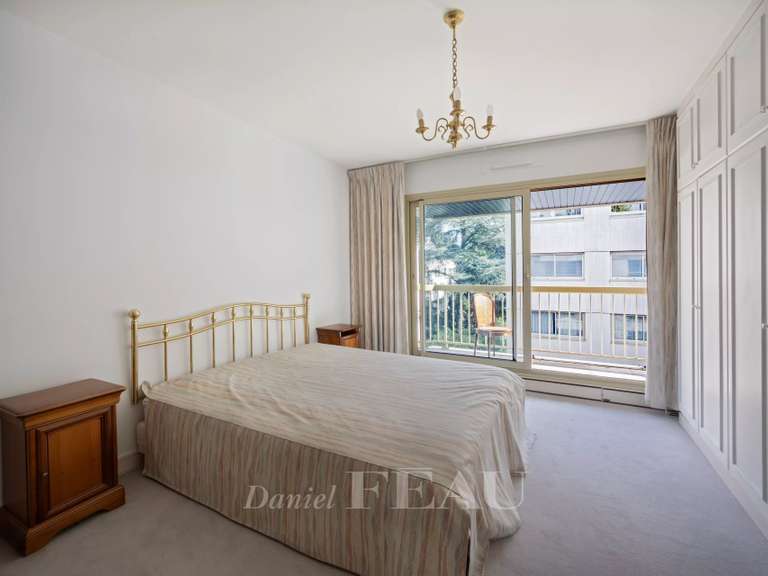 Apartment Neuilly-sur-Seine - 4 bedrooms - 211m²