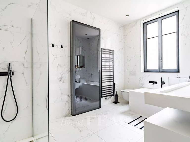 Apartment Neuilly-sur-Seine - 3 bedrooms - 197m²