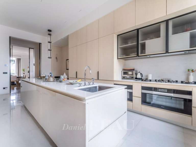 Apartment Neuilly-sur-Seine - 3 bedrooms - 383m²