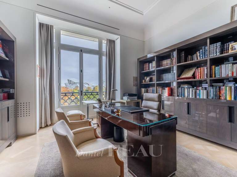 Apartment Neuilly-sur-Seine - 3 bedrooms - 383m²