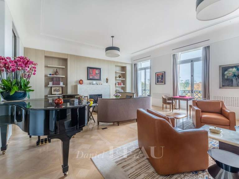 Apartment Neuilly-sur-Seine - 3 bedrooms - 383m²