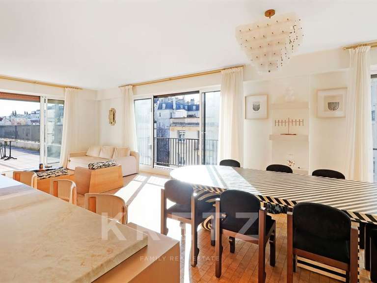 Appartement Neuilly-sur-Seine - 2 chambres - 174m²