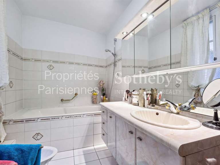 Appartement Neuilly-sur-Seine - 2 chambres - 126m²