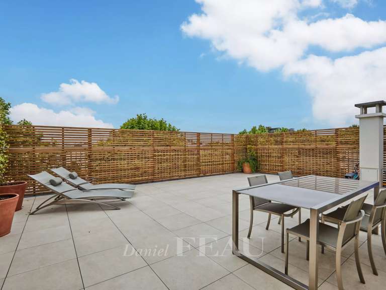 Apartment Neuilly-sur-Seine - 4 bedrooms - 195m²