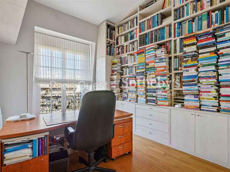 Apartment Neuilly-sur-Seine - 3 bedrooms - 167m²