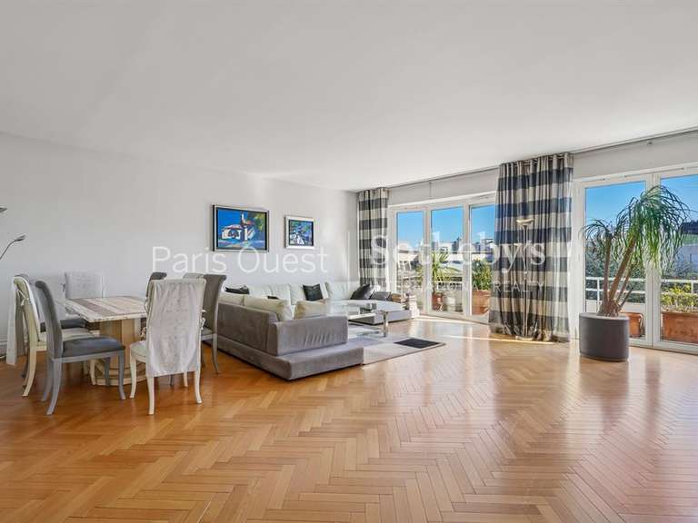Apartment Neuilly-sur-Seine - 3 bedrooms - 167m²