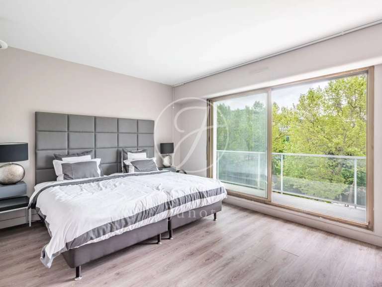Apartment Neuilly-sur-Seine - 3 bedrooms - 109m²