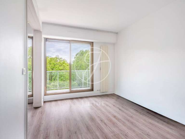 Apartment Neuilly-sur-Seine - 3 bedrooms - 109m²