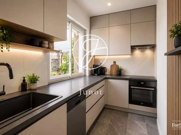 Apartment Neuilly-sur-Seine - 3 bedrooms - 109m²