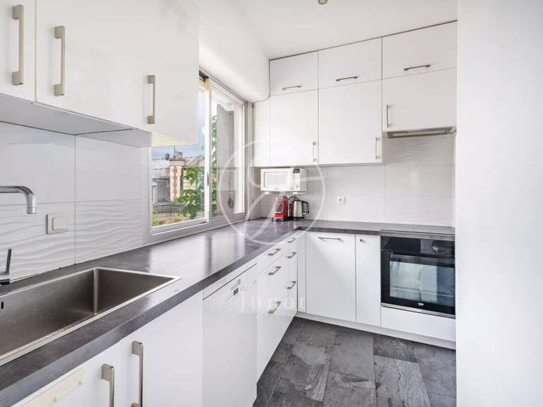 Apartment Neuilly-sur-Seine - 3 bedrooms - 109m²