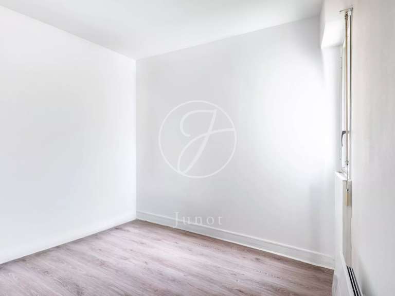 Apartment Neuilly-sur-Seine - 3 bedrooms - 109m²
