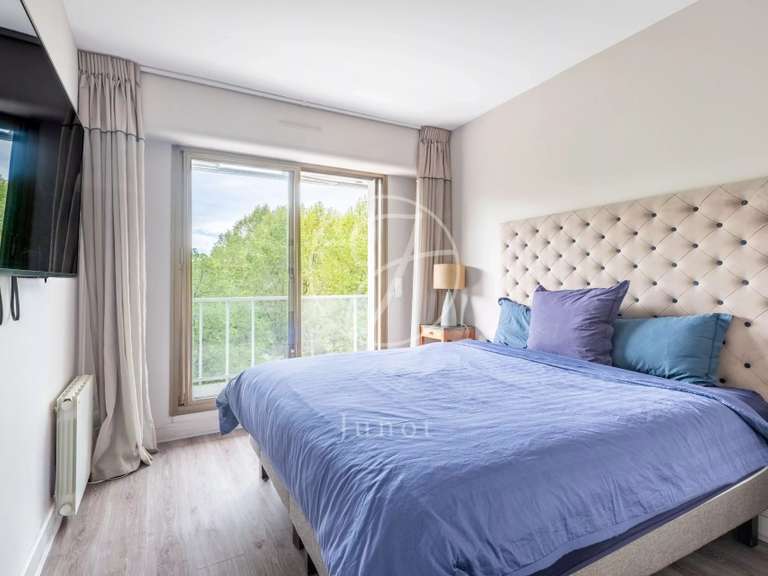 Apartment Neuilly-sur-Seine - 3 bedrooms - 109m²