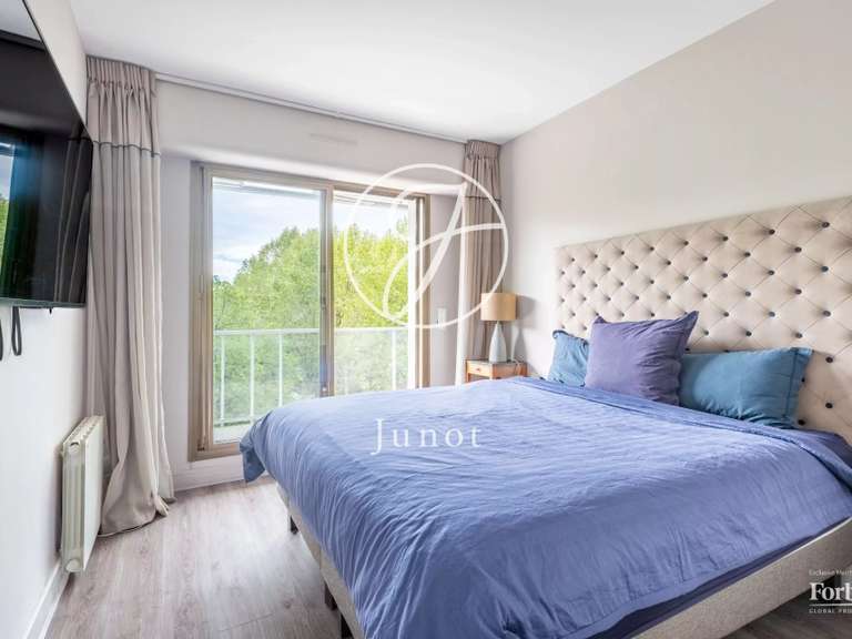 Apartment Neuilly-sur-Seine - 3 bedrooms - 109m²