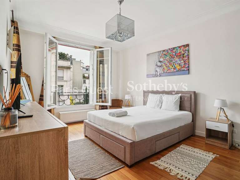 Apartment Neuilly-sur-Seine - 2 bedrooms - 84m²