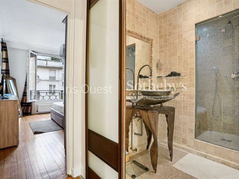 Apartment Neuilly-sur-Seine - 2 bedrooms - 84m²