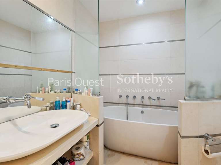 Apartment Neuilly-sur-Seine - 3 bedrooms - 173m²
