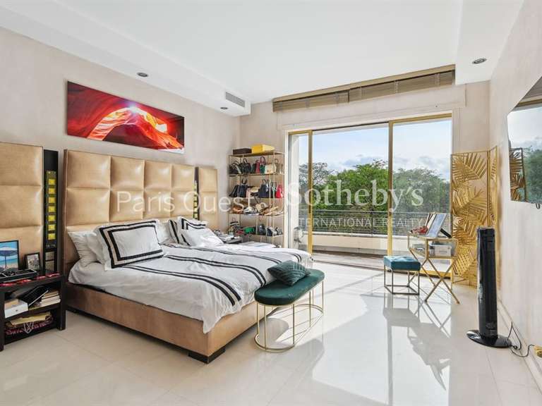 Apartment Neuilly-sur-Seine - 3 bedrooms - 173m²