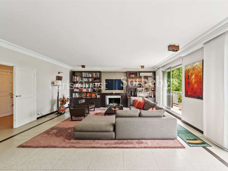 Apartment Neuilly-sur-Seine - 4 bedrooms - 195m²