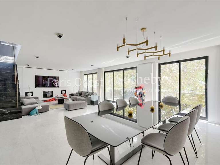 Apartment Neuilly-sur-Seine - 4 bedrooms - 176m²