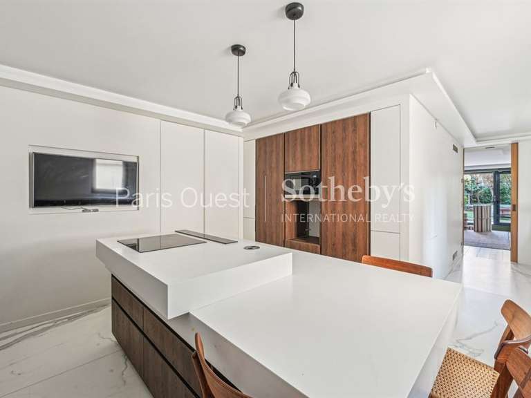 Apartment Neuilly-sur-Seine - 4 bedrooms - 253m²