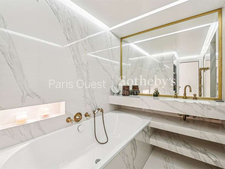 Apartment Neuilly-sur-Seine - 4 bedrooms - 253m²