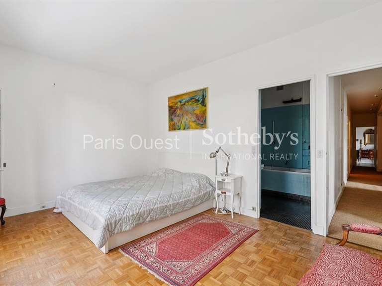 Apartment Neuilly-sur-Seine - 3 bedrooms - 130m²