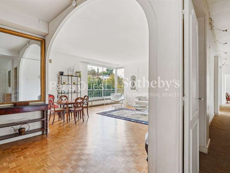 Apartment Neuilly-sur-Seine - 3 bedrooms - 130m²