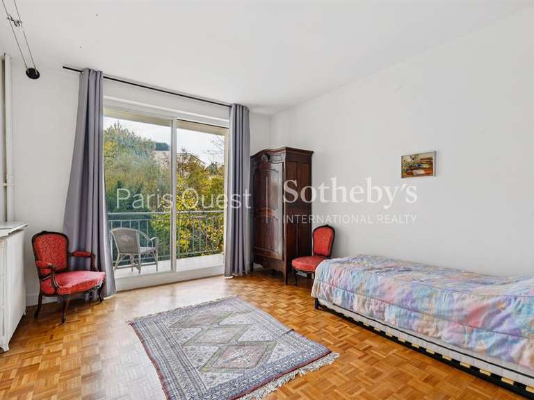 Apartment Neuilly-sur-Seine - 3 bedrooms - 130m²