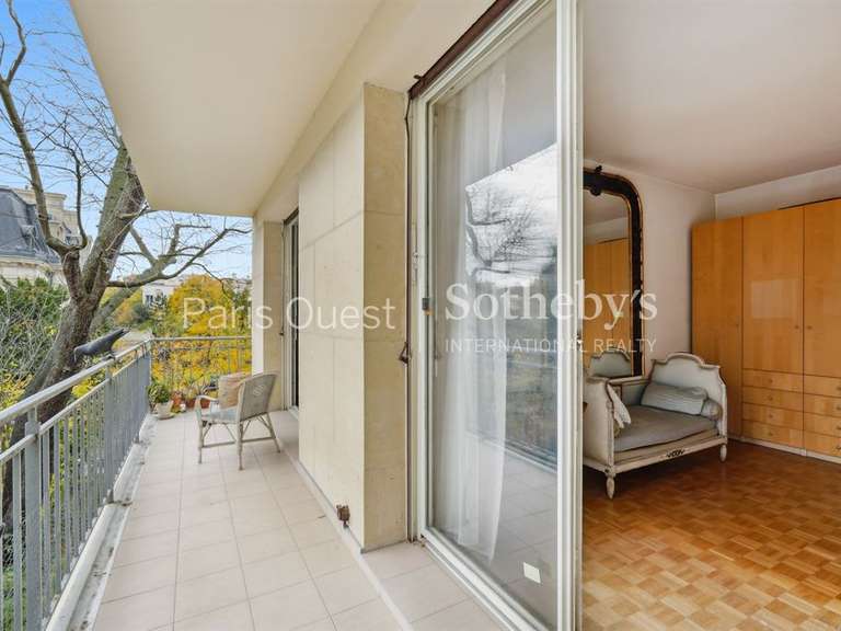 Apartment Neuilly-sur-Seine - 3 bedrooms - 130m²