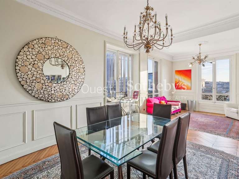 Apartment Neuilly-sur-Seine - 4 bedrooms - 180m²