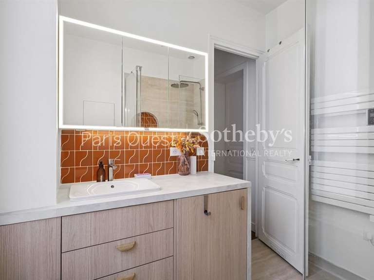 Apartment Neuilly-sur-Seine - 2 bedrooms - 94m²