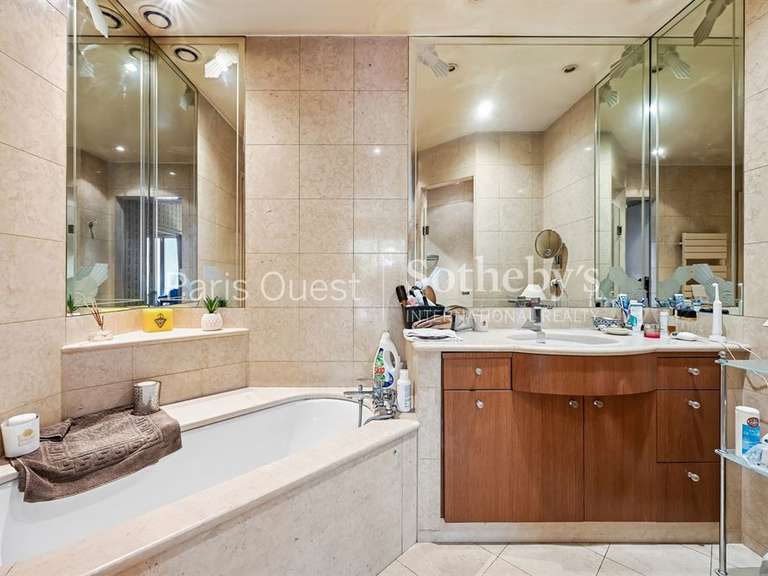 Appartement Neuilly-sur-Seine - 3 chambres - 192m²