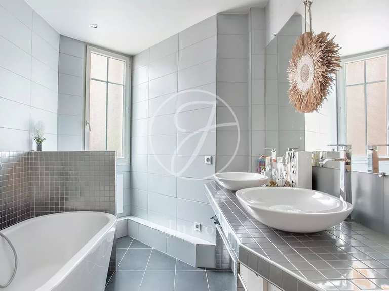 Appartement Neuilly-sur-Seine - 3 chambres - 130m²