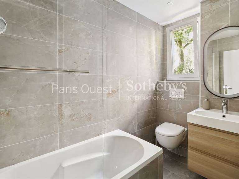 Apartment Neuilly-sur-Seine - 3 bedrooms - 98m²