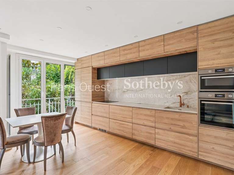 Apartment Neuilly-sur-Seine - 3 bedrooms - 98m²