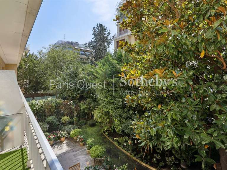 Apartment Neuilly-sur-Seine - 3 bedrooms - 98m²