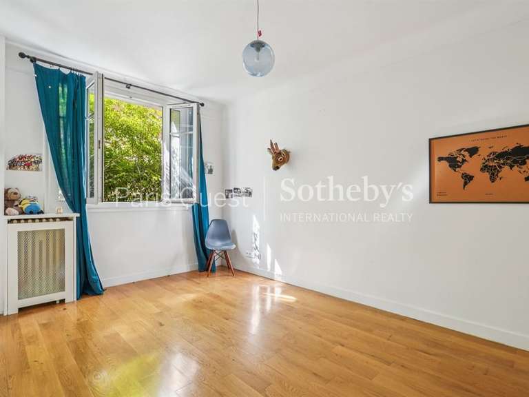 Apartment Neuilly-sur-Seine - 4 bedrooms - 131m²