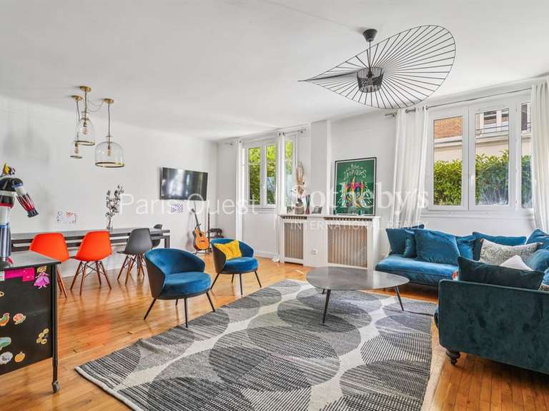 Apartment Neuilly-sur-Seine - 4 bedrooms - 131m²