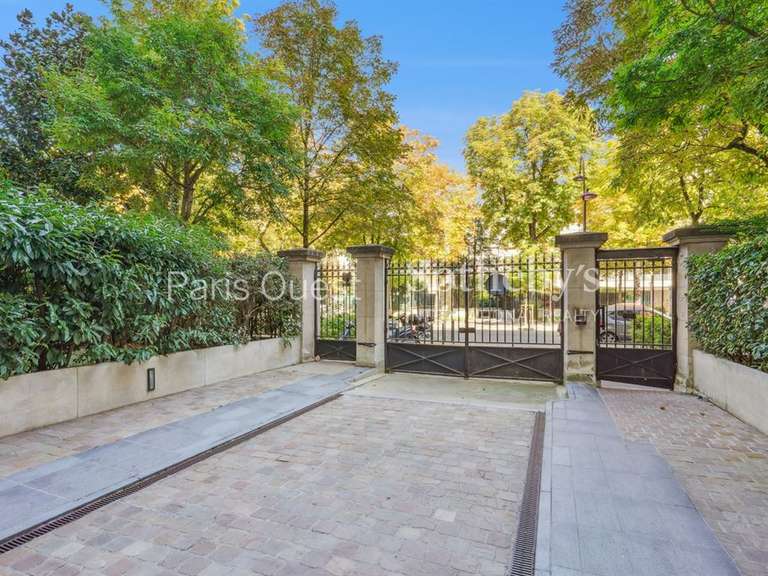 Apartment Neuilly-sur-Seine - 4 bedrooms - 131m²