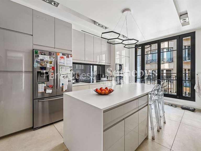 Apartment Neuilly-sur-Seine - 4 bedrooms - 198m²