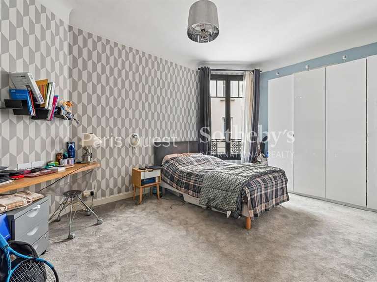 Apartment Neuilly-sur-Seine - 4 bedrooms - 198m²