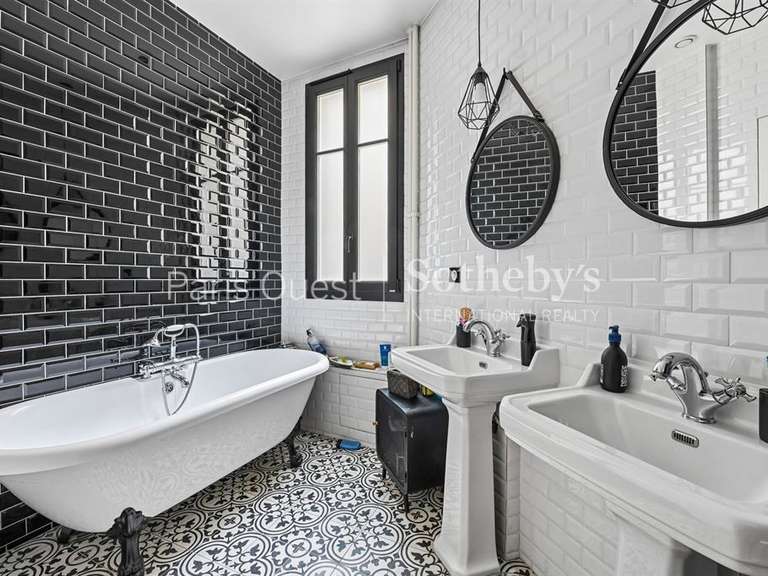 Apartment Neuilly-sur-Seine - 4 bedrooms - 198m²