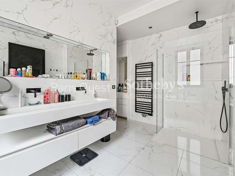 Apartment Neuilly-sur-Seine - 4 bedrooms - 198m²