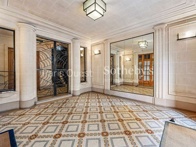 Apartment Neuilly-sur-Seine - 4 bedrooms - 198m²