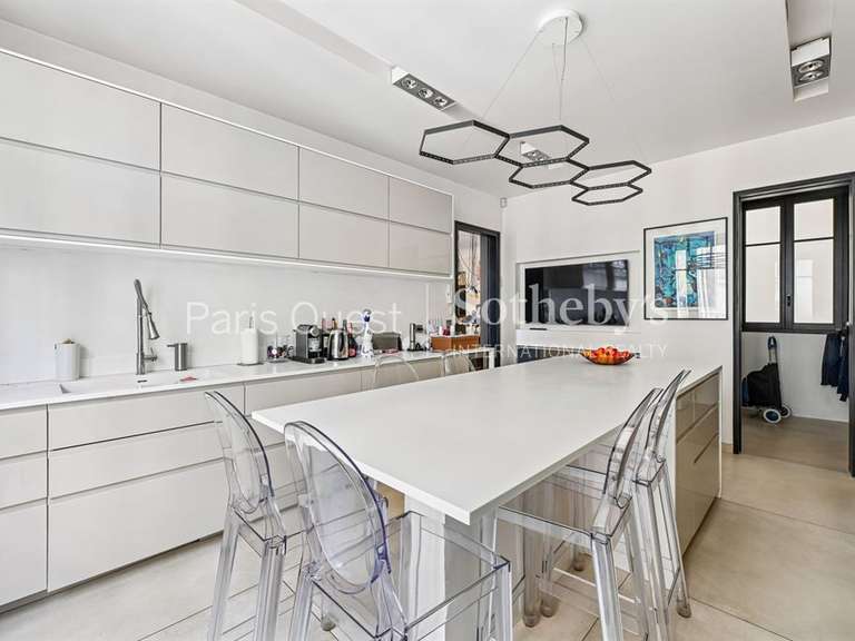 Apartment Neuilly-sur-Seine - 4 bedrooms - 198m²