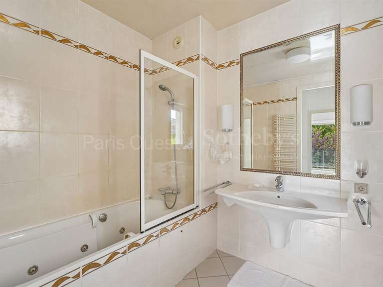 Appartement Neuilly-sur-Seine - 2 chambres - 124m²