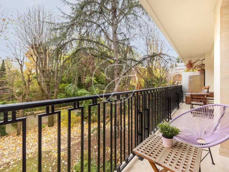 Apartment Neuilly-sur-Seine - 3 bedrooms - 110m²