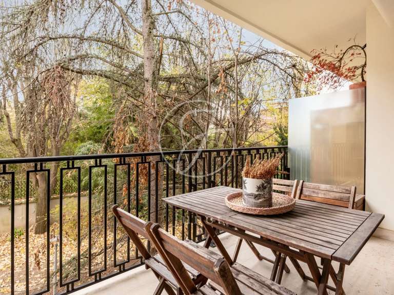 Apartment Neuilly-sur-Seine - 3 bedrooms - 110m²