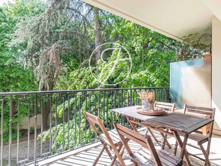 Apartment Neuilly-sur-Seine - 3 bedrooms - 110m²