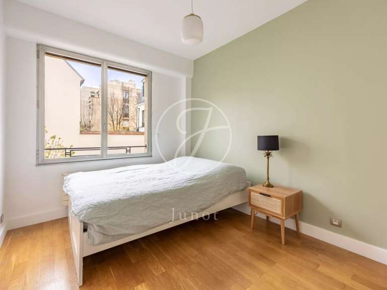 Apartment Neuilly-sur-Seine - 3 bedrooms - 110m²